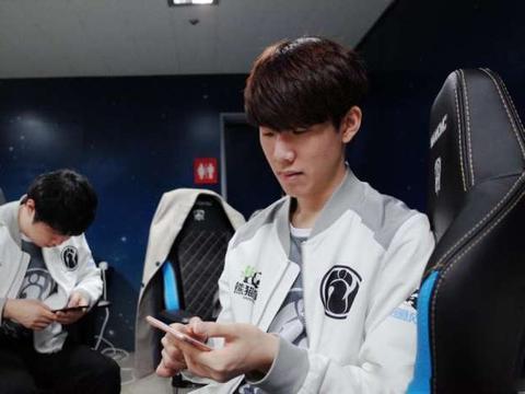 Hope谈斯莫德热度下滑：前期比较弱 对手会逼团让他发挥不了作用