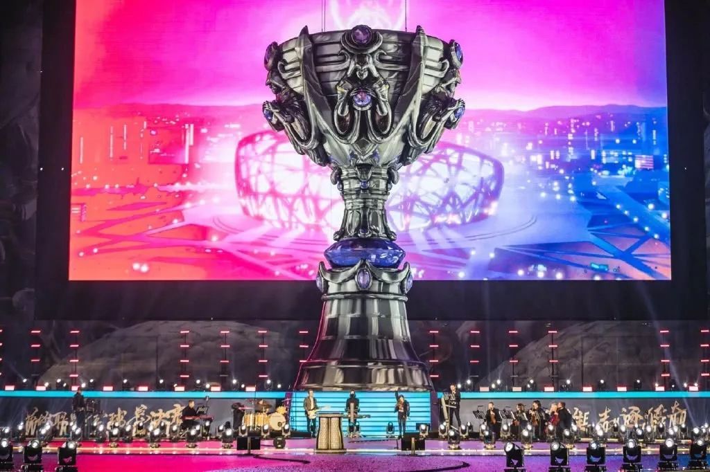 LGD Gaming 教练：无缘季后赛之后就没什么压力吧 大家都相信自己能赢